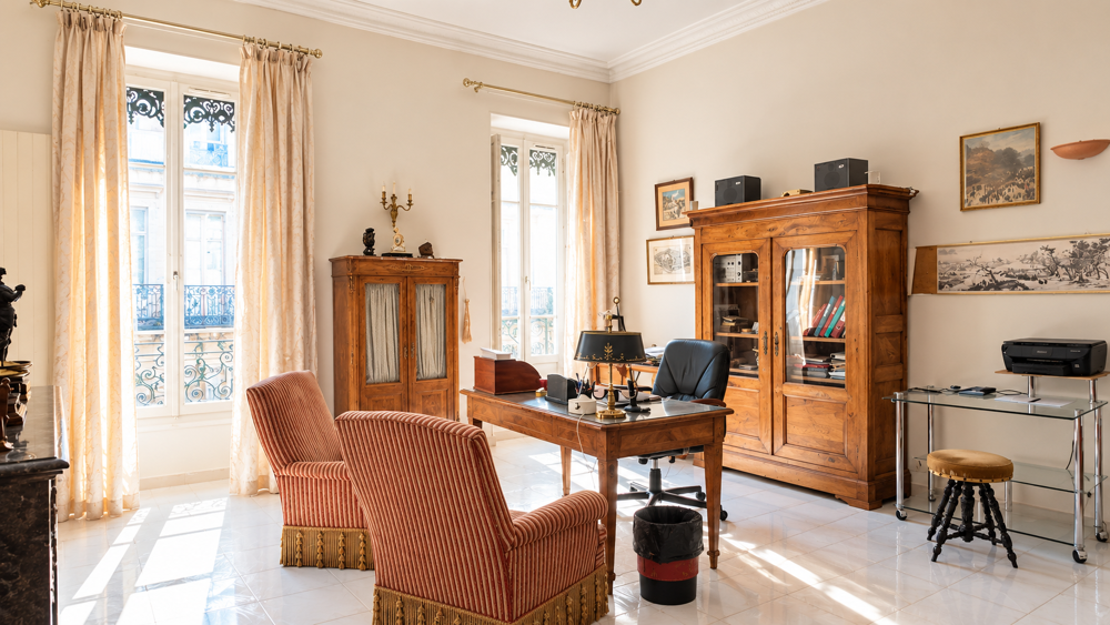 A 2 pas des Halles, appartement de standing de 192 m2