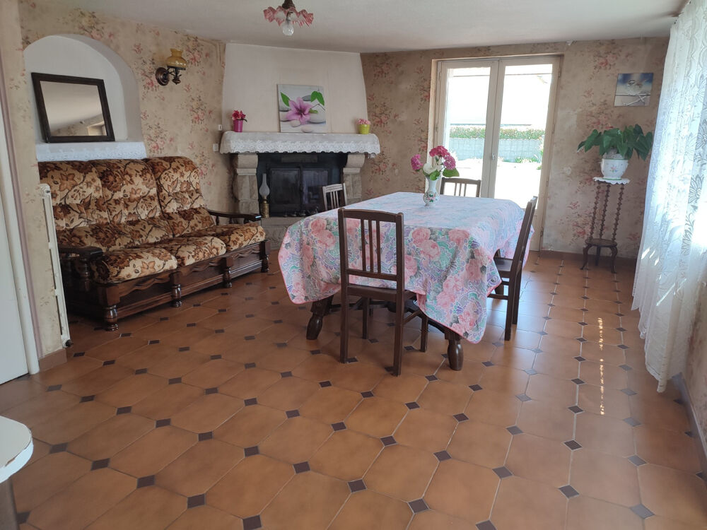 A VENDRE - SOQUET IMMOBILIER MAISON À VENDRE - TRELIVAN
