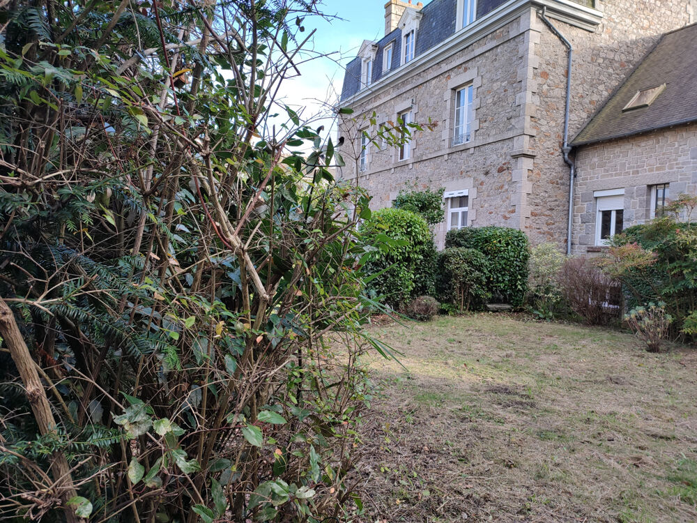 A VENDRE - SOQUET IMMOBILIER - CENTRE DE DINAN - APPARTEMENT T3 - JARDIN PRIVATIF