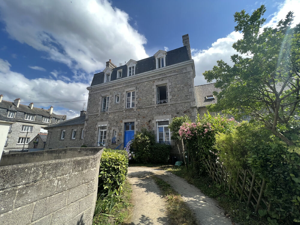 A VENDRE - SOQUET IMMOBILIER - CENTRE DE DINAN - APPARTEMENT T3