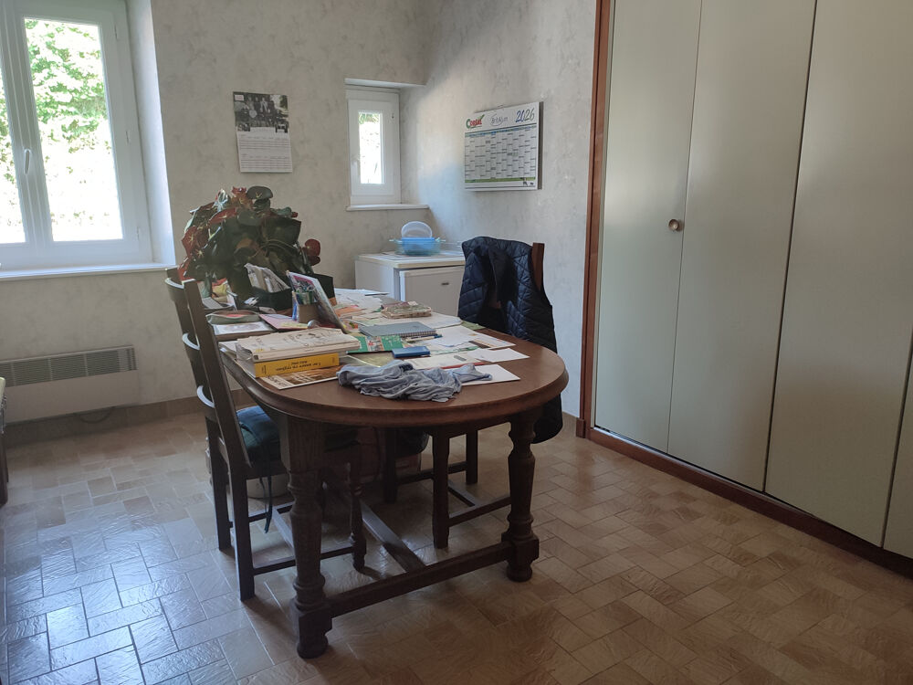 A VENDRE - SOQUET IMMOBILIER - MAISON 6 CH AVEC DEPENDANCES - BOURSEUL