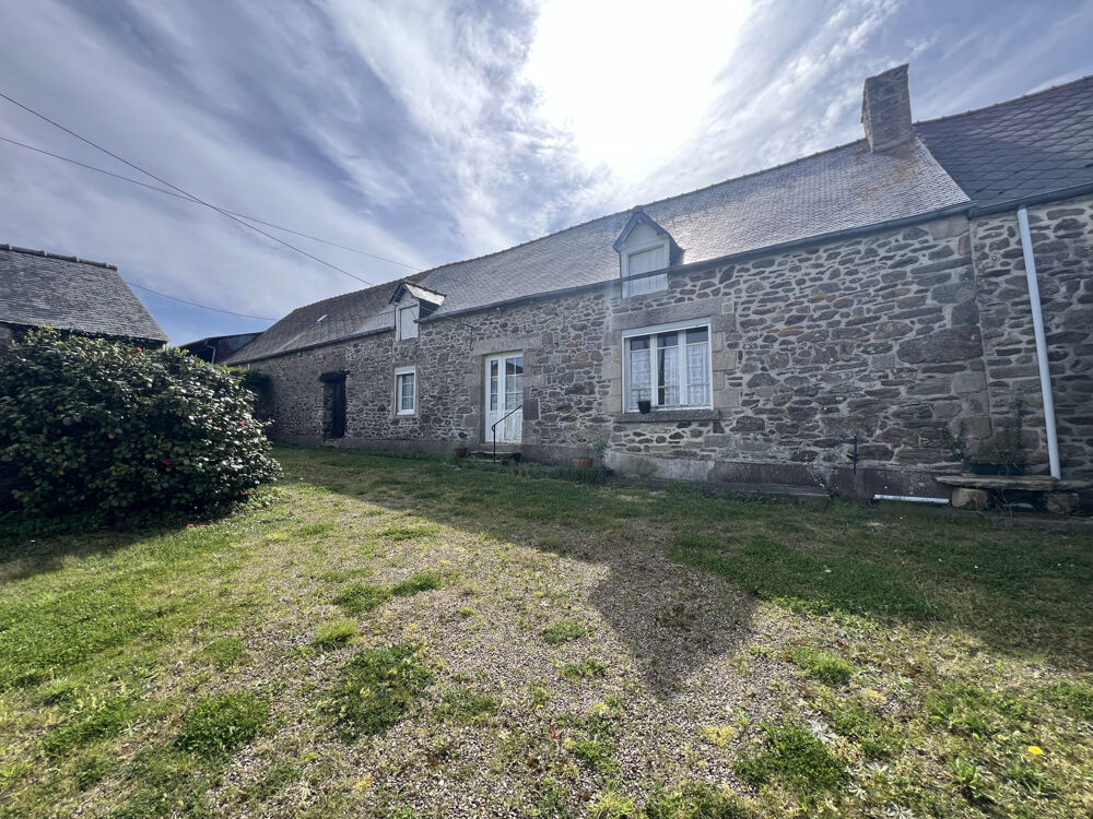 Maison en pierre à rénover avec dépendances et terrain Proche de la retenue de lArguenon
