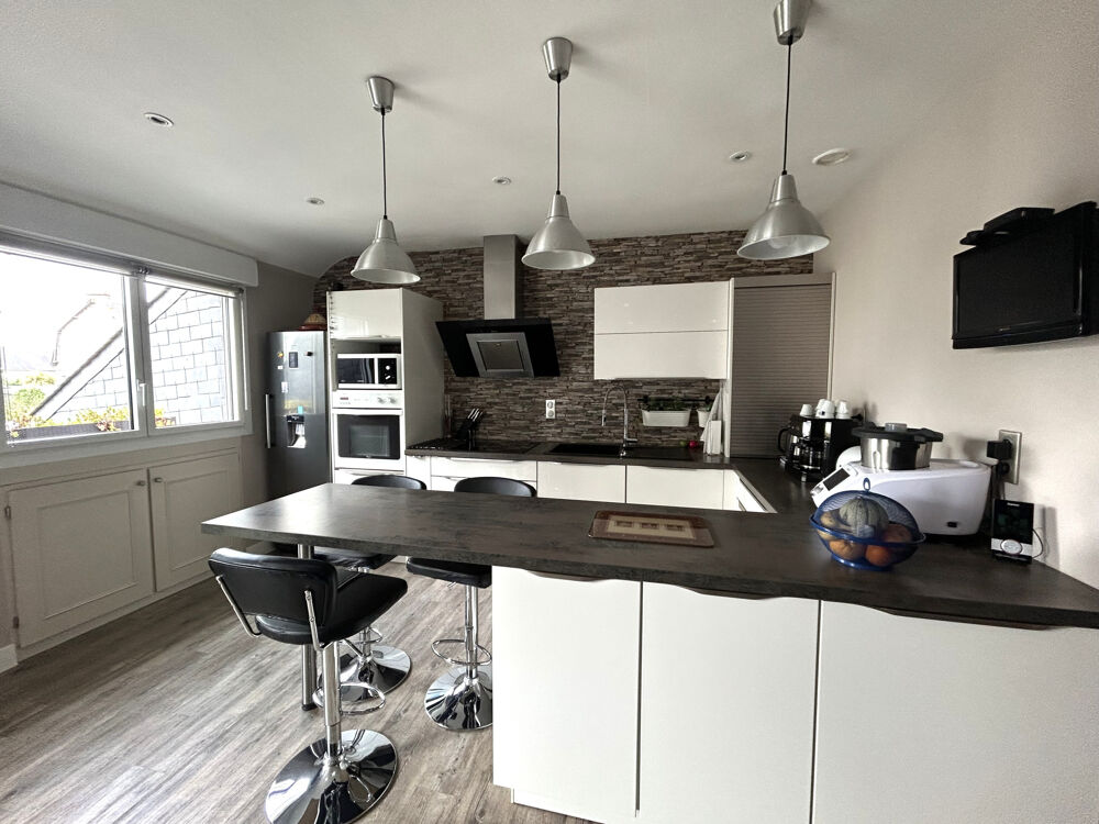 A VENDRE SOQUET IMMOBILIER - APPARTEMENT RENOVE 147m2 AVEC BALCON - DINAN