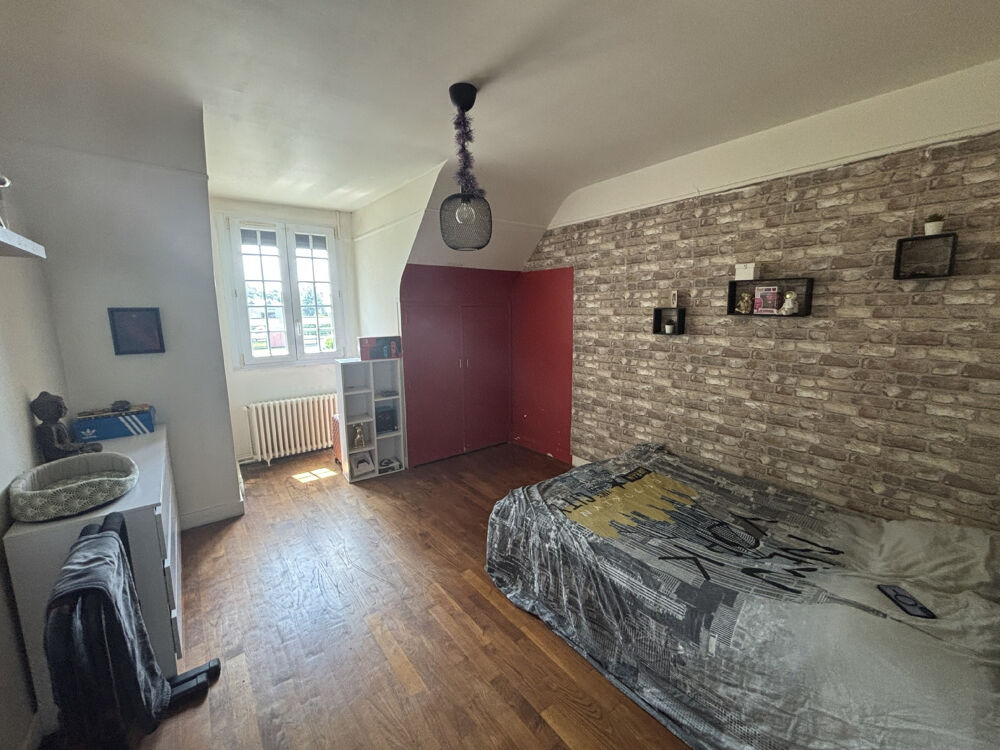 A VENDRE - SOQUET IMMOBILIER - Maison familiale130 m2 Centre bourg LANVALLAY