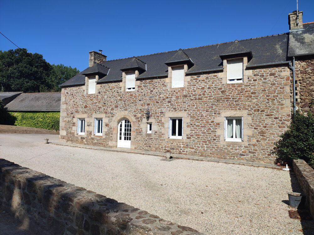 A VENDRE - SOQUET IMMOBILIER - MAISON 6 CH AVEC DEPENDANCES - BOURSEUL