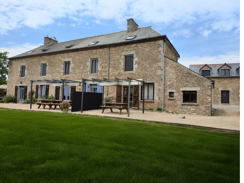 A VENDRE - SOQUET IMMOBILIER - DOMAINE DE CARACTERE - BRUSVILLY