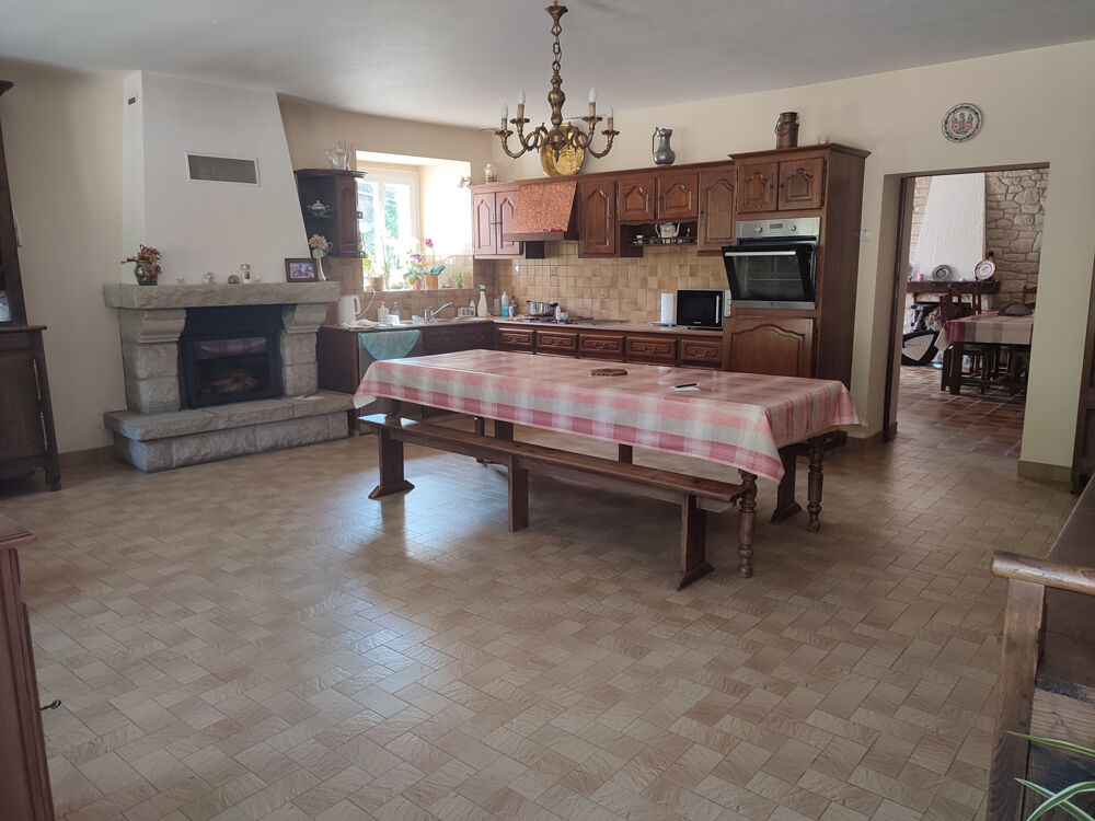 A VENDRE - SOQUET IMMOBILIER - MAISON 6 CH AVEC DEPENDANCES - BOURSEUL