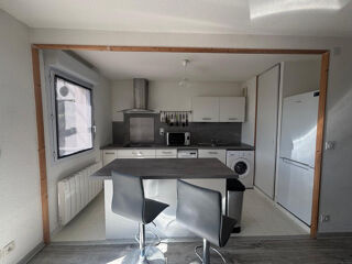 Appartement à louer 3 pièces 65 m²