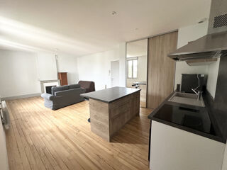  Appartement à louer 2 pièces 45 m²
