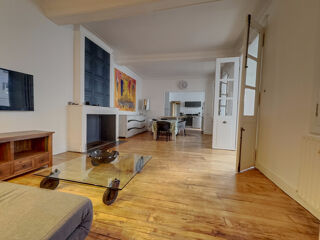  Appartement à louer 5 pièces 142 m²