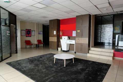 Local commercial 229m2 1800 65800 Aureilhan