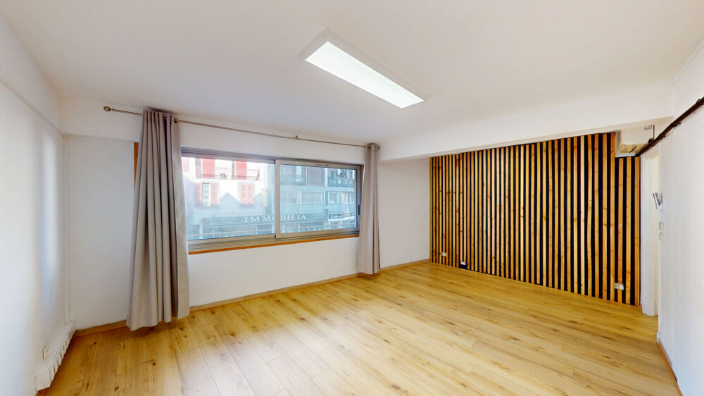 Vente Appartement A VENDRE BUREAU COMMERCIAL TARBES HYPERCENTRE 112m2 Tarbes