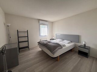  Appartement à louer 3 pièces 65 m²