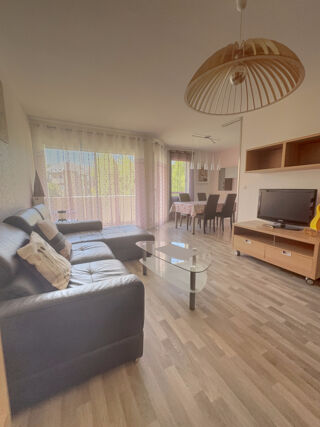  Appartement à louer 3 pièces 75 m²