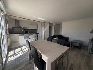  Appartement à louer 3 pièces 65 m²