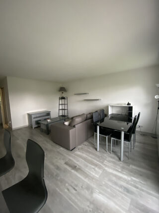 Appartement à louer 3 pièces 65 m²