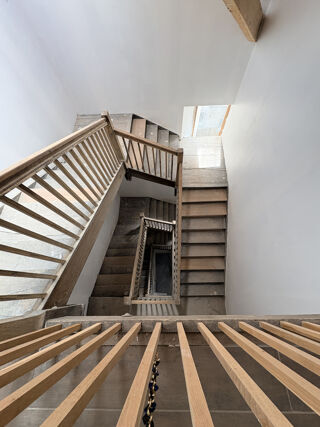  Immeuble � vendre 15 + pi�ces 550 m�