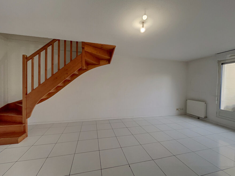 Appartement Tarbes 4 pièces avec 2 places de parkings.