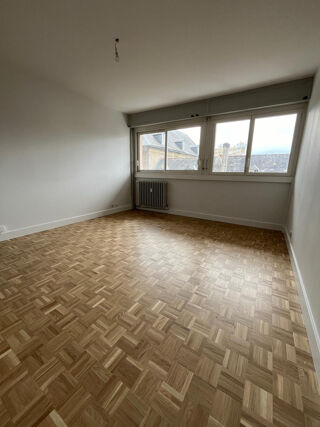  Appartement à louer 2 pièces 47 m²