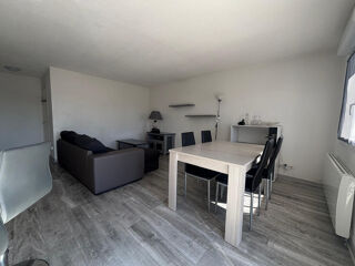  Appartement à louer 3 pièces 65 m²