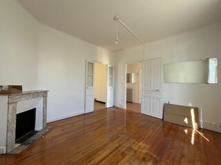  Appartement à louer 3 pièces 80 m²