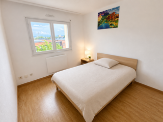  Appartement à louer 4 pièces 79 m²