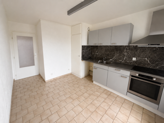  Appartement à louer 4 pièces 79 m²