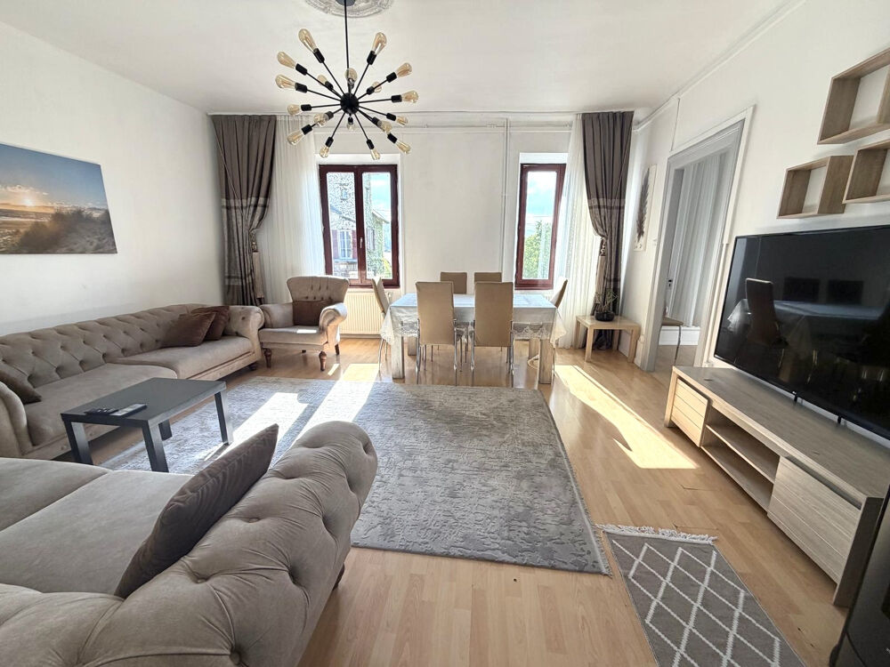 Bel appartement 7 pièces avec garage, cave et place de parking