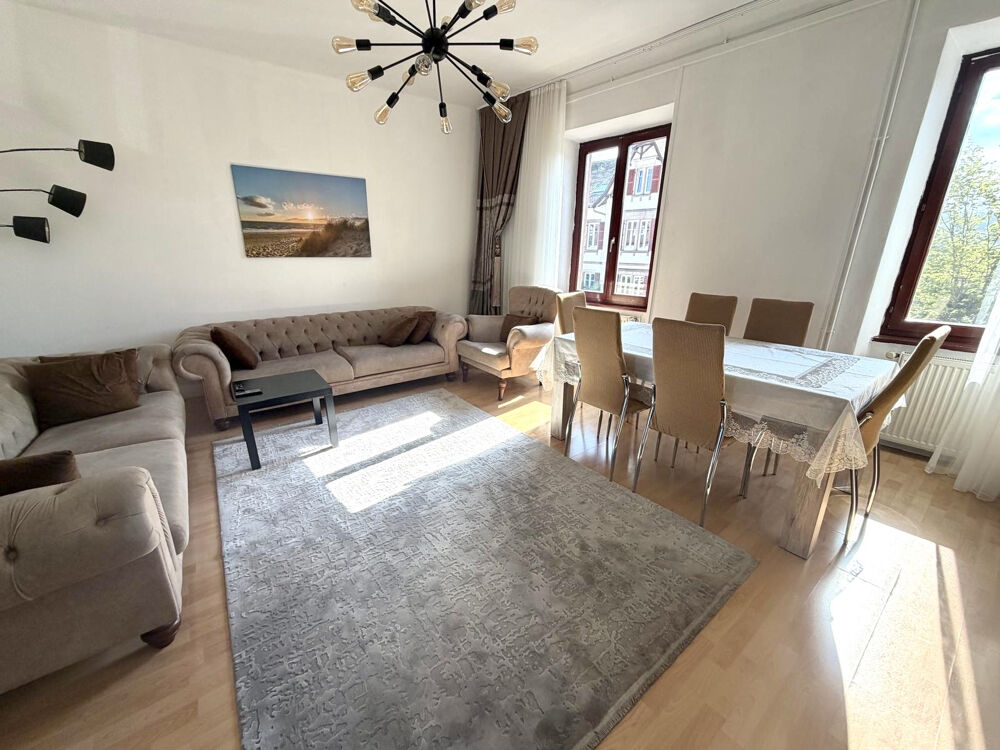 Bel appartement 7 pièces avec garage, cave et place de parking