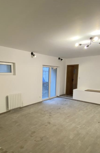  Appartement à louer 3 pièces 75 m²