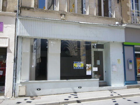 A LOUER : LOCAL COMMERCIAL 40 M2 CENTRE VILLE 360 16500 Confolens