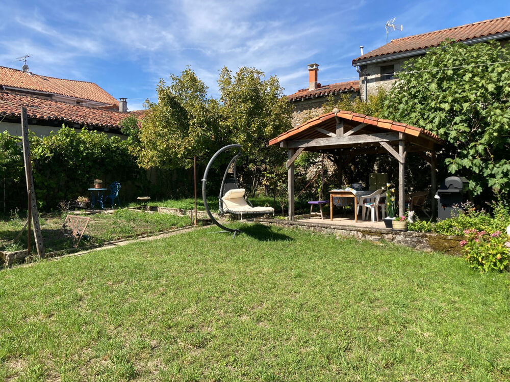 Vente Maison MAISON DE VILLAGE, 5 CHAMBRES, GRANGE ET JARDIN ATTENANTS La peruse