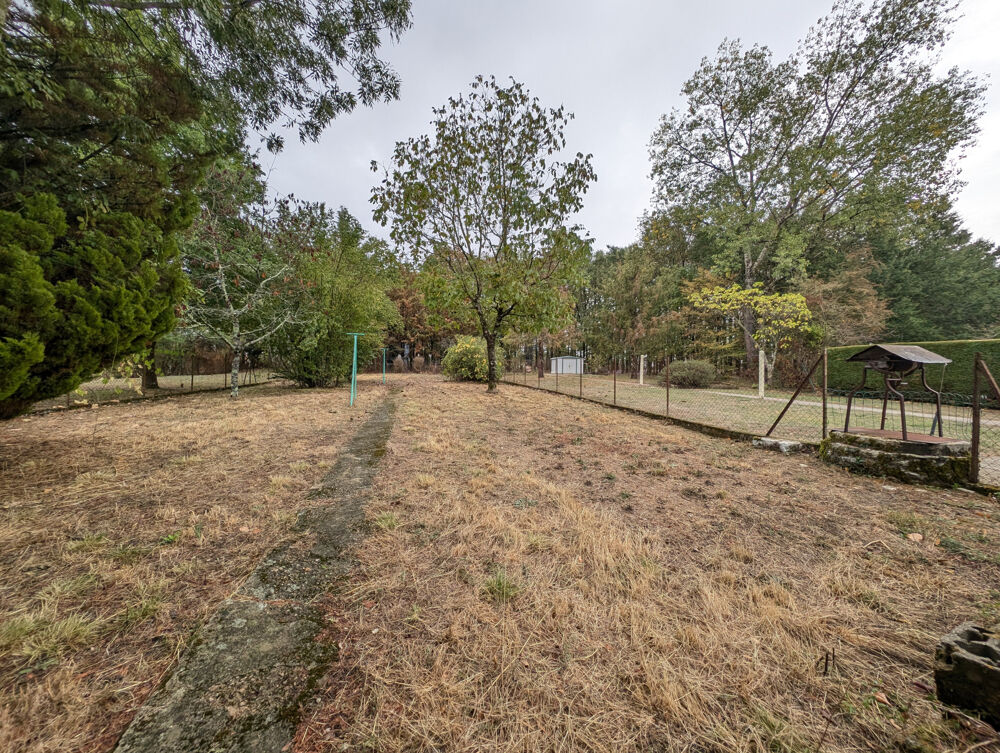 Vente Maison BELLE OPPORTUNITÉ EN CENTRE-BOURG   MAISON AVEC GRAND JARDIN ET DÉPENDANCES Pleuville