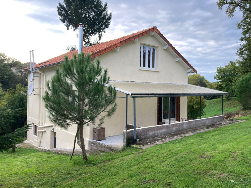 CHARME ET CONFORT POUR CE PAVILLON SITUÉ À PROXIMITÉ DU CENTRE VILLE