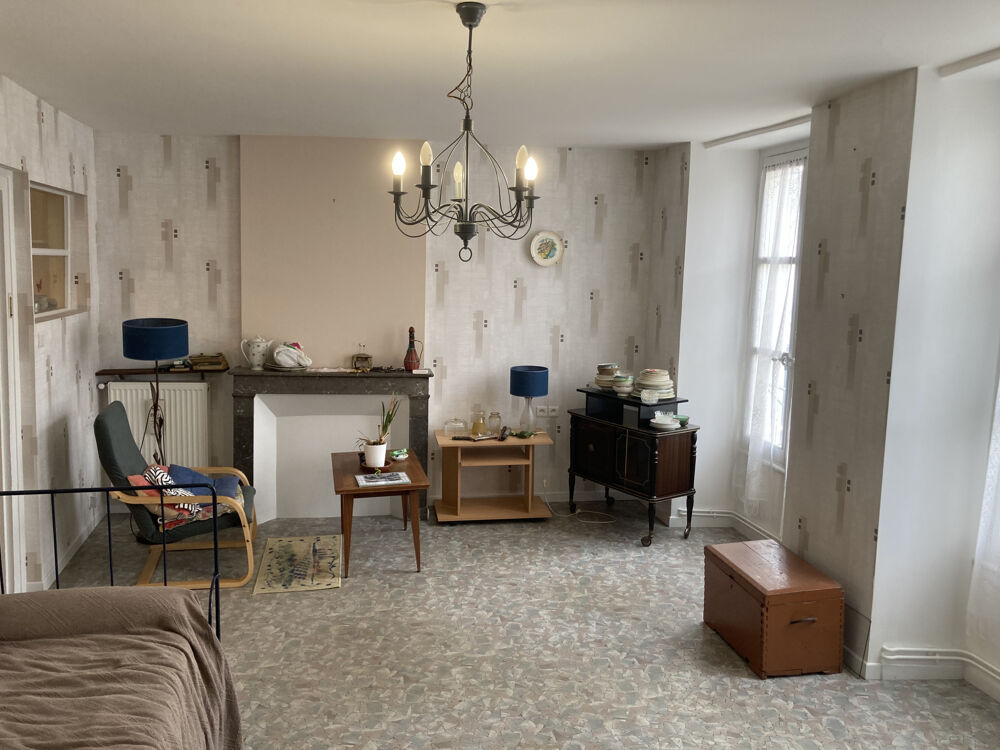 Vente Maison MAISON CENTRE VILLE, À RAFRAICHIR AVEC GARAGE, COUR ET JARDIN Confolens