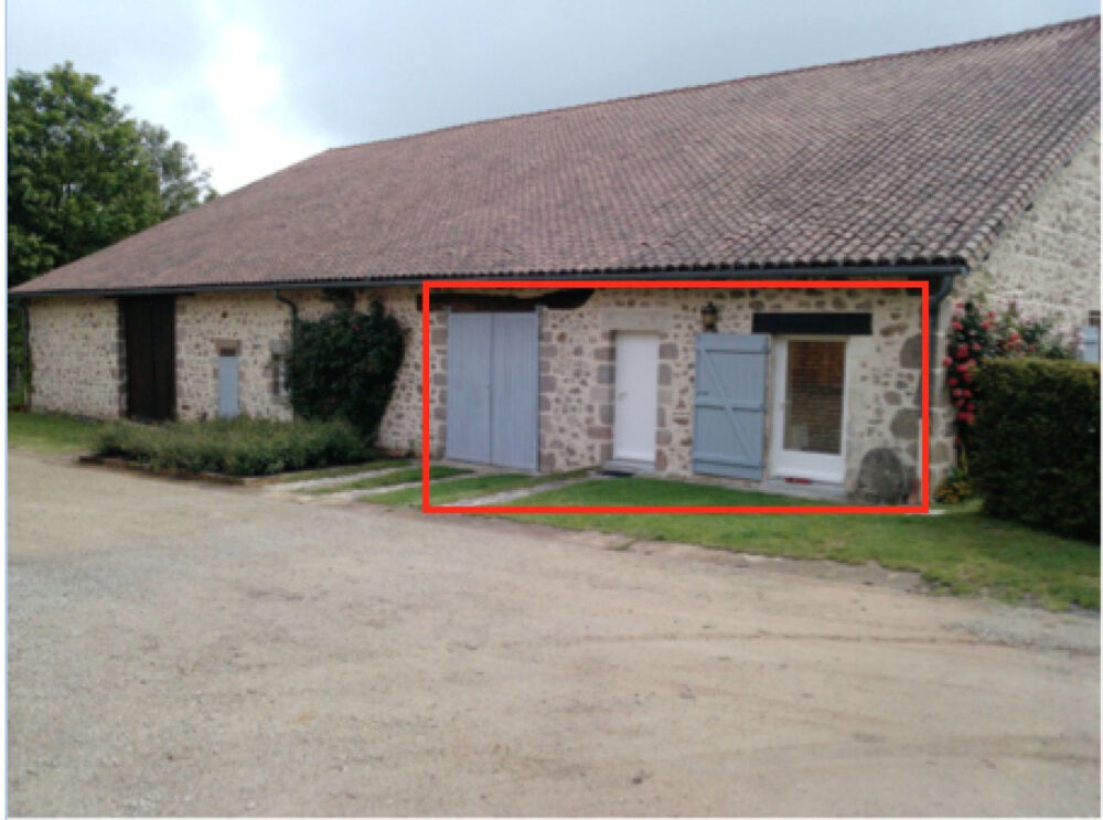 2 kms de Confolens, Maison de campagne