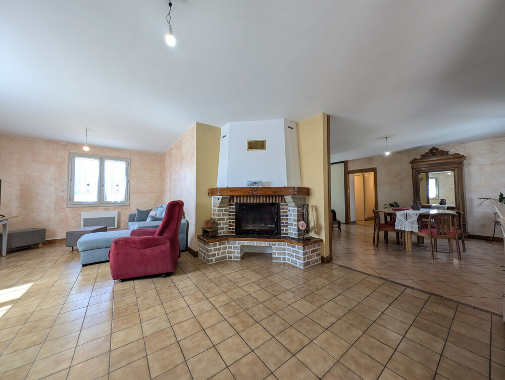 Vente Maison AU CALME D'UN LOTISSEMENT DE CAMPAGNE, CHARMANT PLAIN-PIED DE 1989 AVEC GARAGE ET JARDIN Saulgond