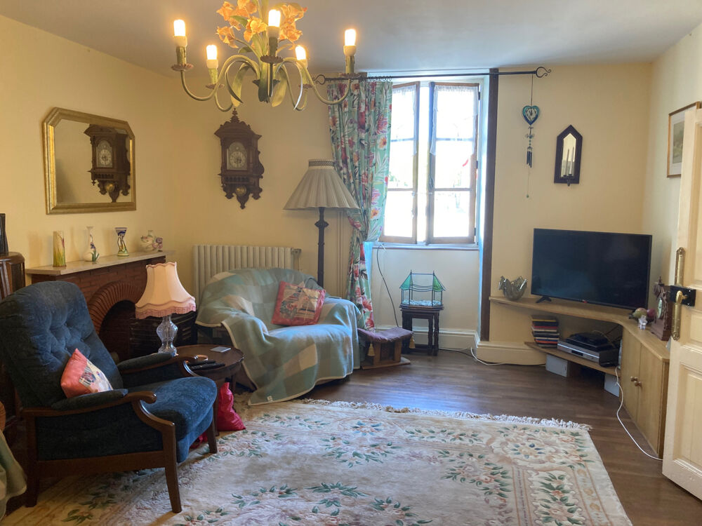 Vente Maison MAISON DE VILLAGE, 5 CHAMBRES, GRANGE ET JARDIN ATTENANTS La peruse