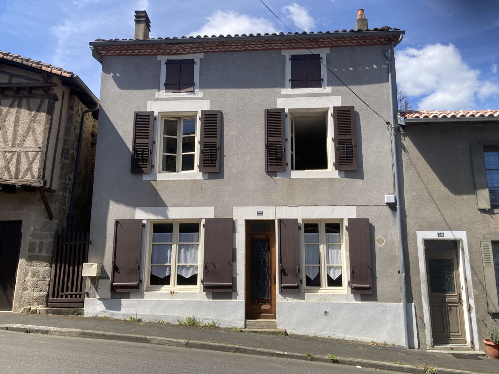Maison 7 pièces 164 m² · à Confolens · 164 m² · 143 000 €