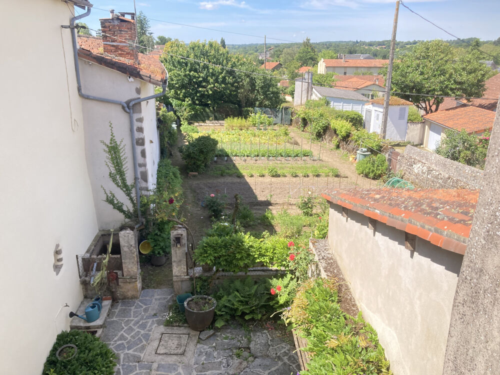 SPACIEUSE MAISON DE CENTRE VILLE AVEC JARDIN