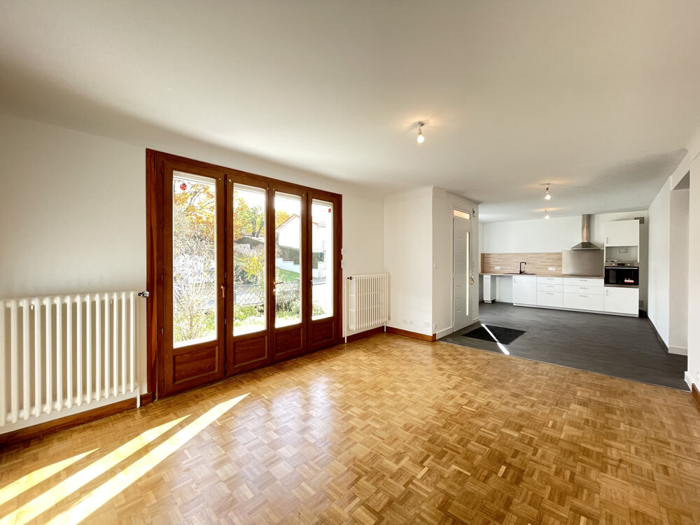 Vente Maison EN CENTRE VILLE, BELLE MAISON RÉNOVÉE AVEC JARDIN, GARAGE, ET TERRASSE Confolens