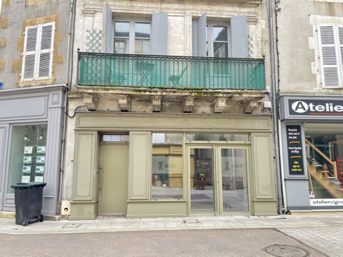 LOCAL COMMERCIAL EN CENTRE VILLE 442 16500 Confolens