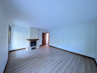  Maison � vendre 6 pi�ces 148 m� Bussiere poitevine