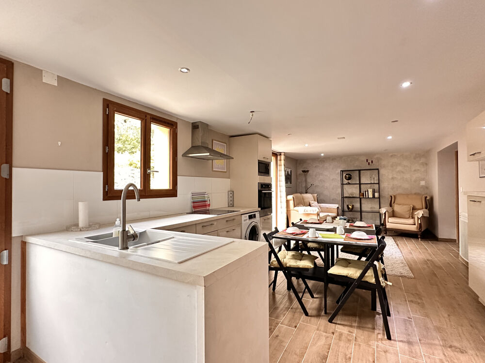 EN CAMPAGNE, DANS UN CADRE CHAMPÊTRE, MAISON FAMILIALE AVEC LOGEMENT INDÉPENDANT, VENDUE MEUBLÉE.