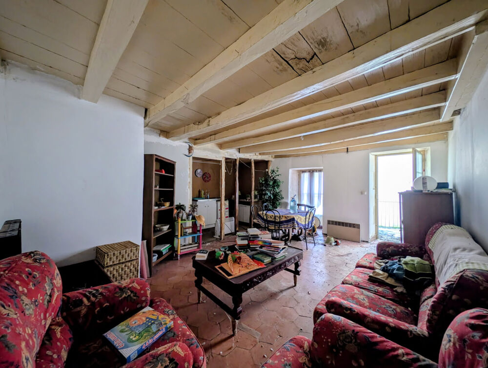 Vente Immeuble INVESTISSEMENT LOCATIF, IMMEUBLE AVEC PATIO ET 2 APPARTEMENTS Confolens