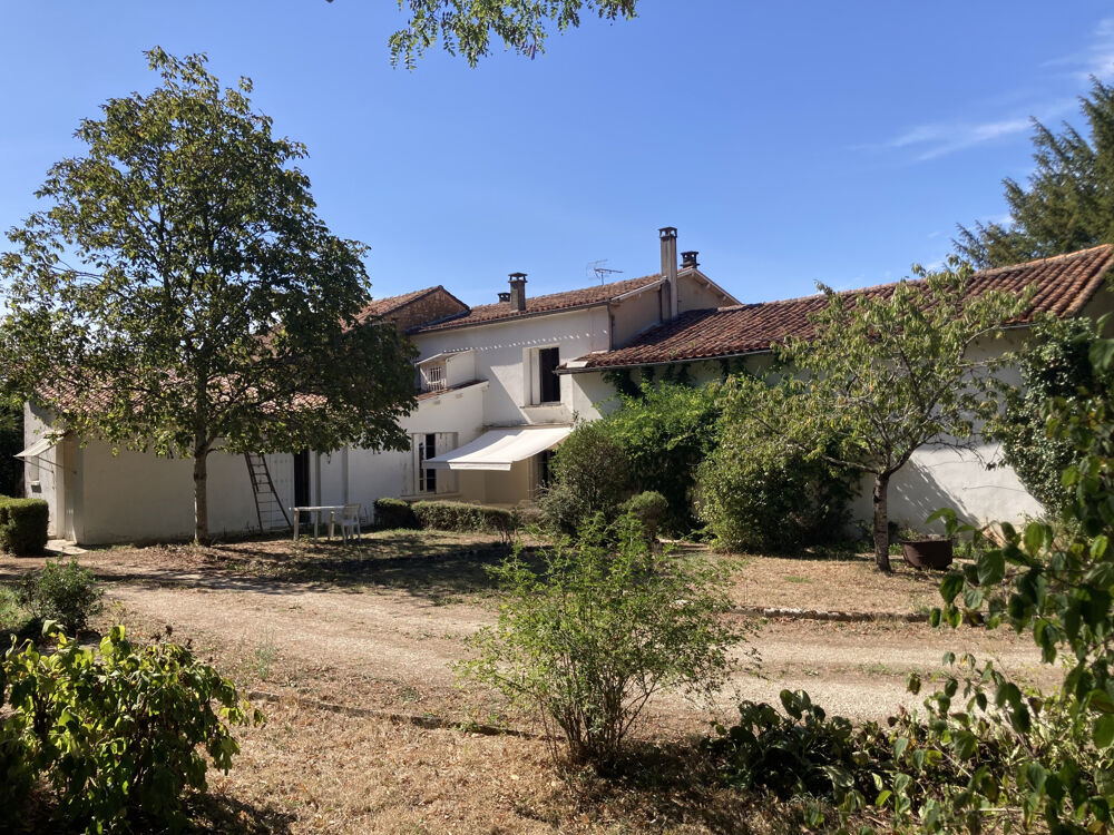 Vente Maison BELLE PROPRIÉTÉ DE CARACTÈRE À RESTAURER AVEC PARC ET PISCINE SUR 6428 M2 Chasseneuil sur bonnieure
