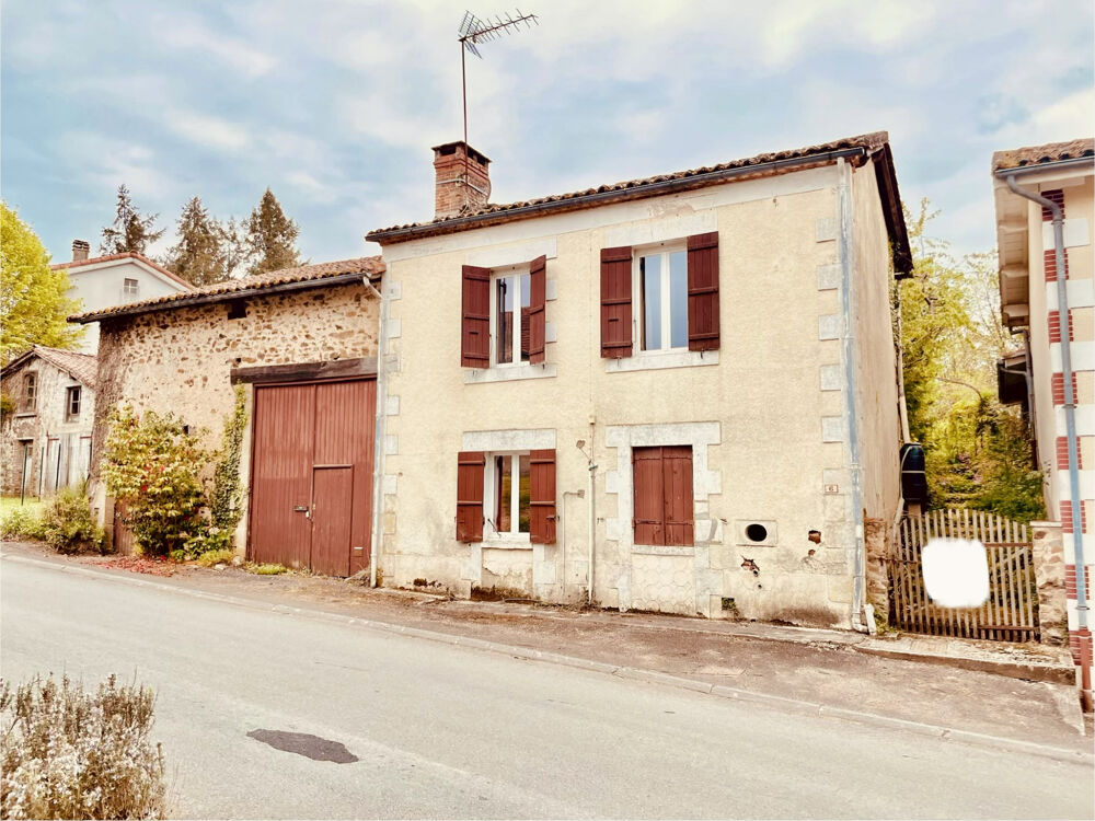 MAISON DE BOURG INDÉPENDANTE AVEC JARDIN ET DÉPENDANCES