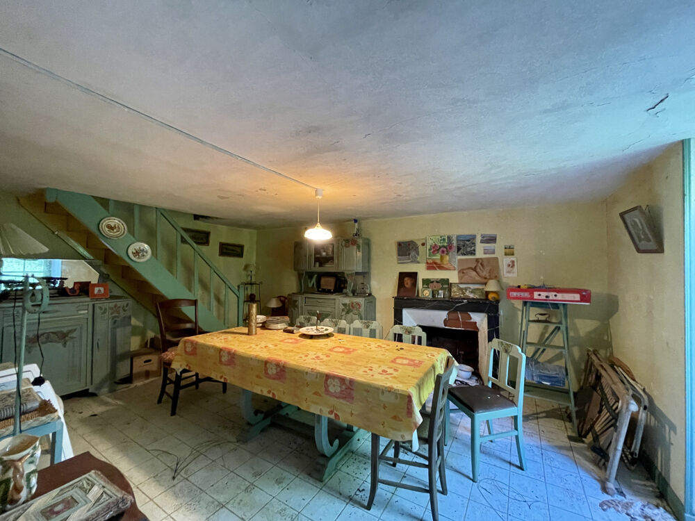 Vente Maison AU COEUR D'UN PETIT HAMEAU, AUTHENTIQUE MAISON DE CARACTÈRE INDÉPENDANTE, A RÉNOVER, AVEC TERRAIN ATTENANT Pleuville