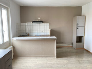 Location Appartement APPARTEMENT AU 1ER ÉTAGE : T2 Roumazieres loubert