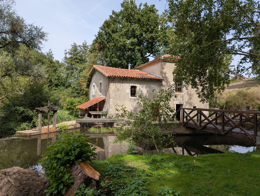 Maison 8 pièces 140 m² · à Ambernac · 140 m² · 126 500 €